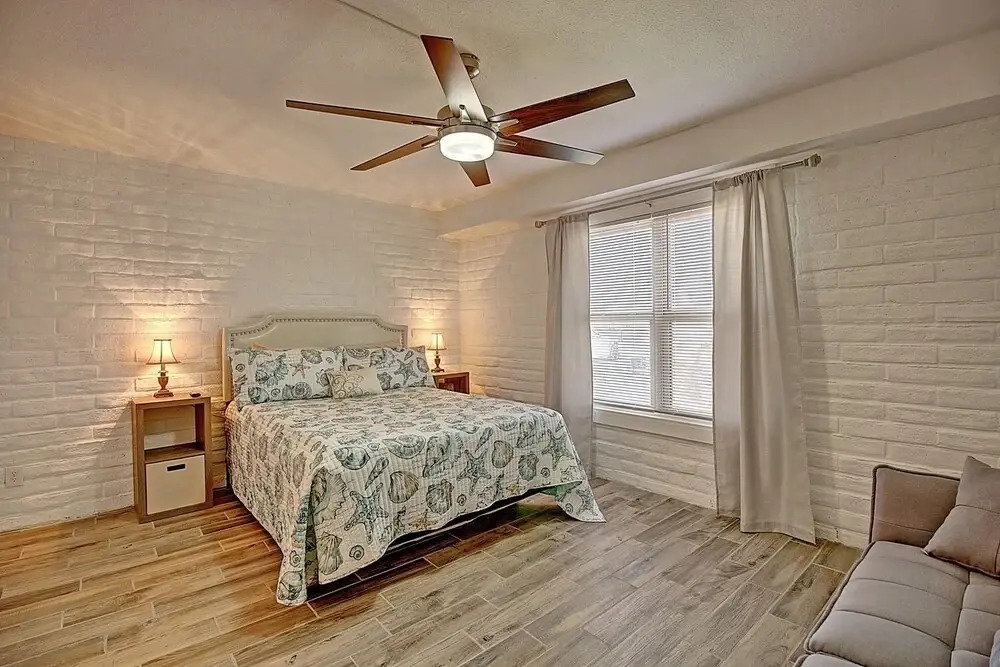 Salty Days Getaway 1 Bedroom Condo by Redawning