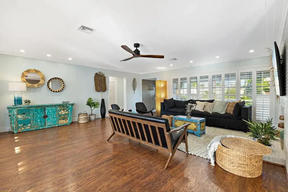 Adorable Villa with water front in Pompano