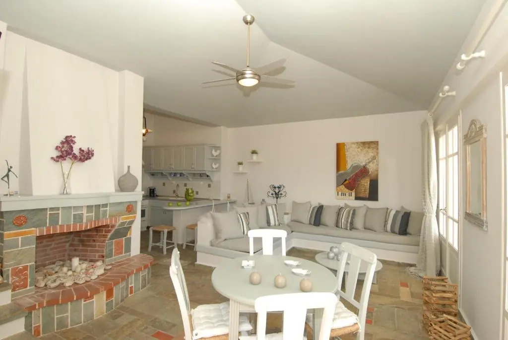 Calypso Suites & Villas