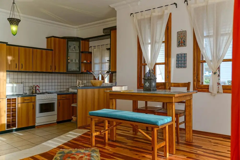 Phellos Apartment