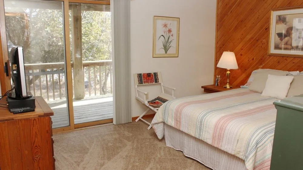 Slapwater - 5 Br home by RedAwning