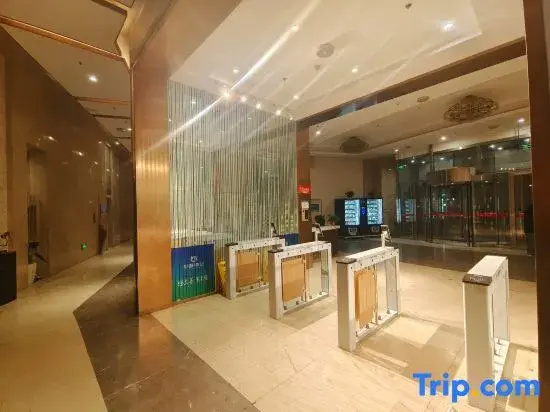Westin Audio-Visual Homestay (Youth Street Subway Station & Color TV Tower Night Market Branch)