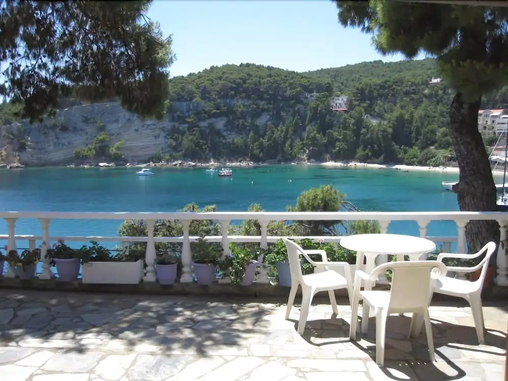 Kavos Hotel