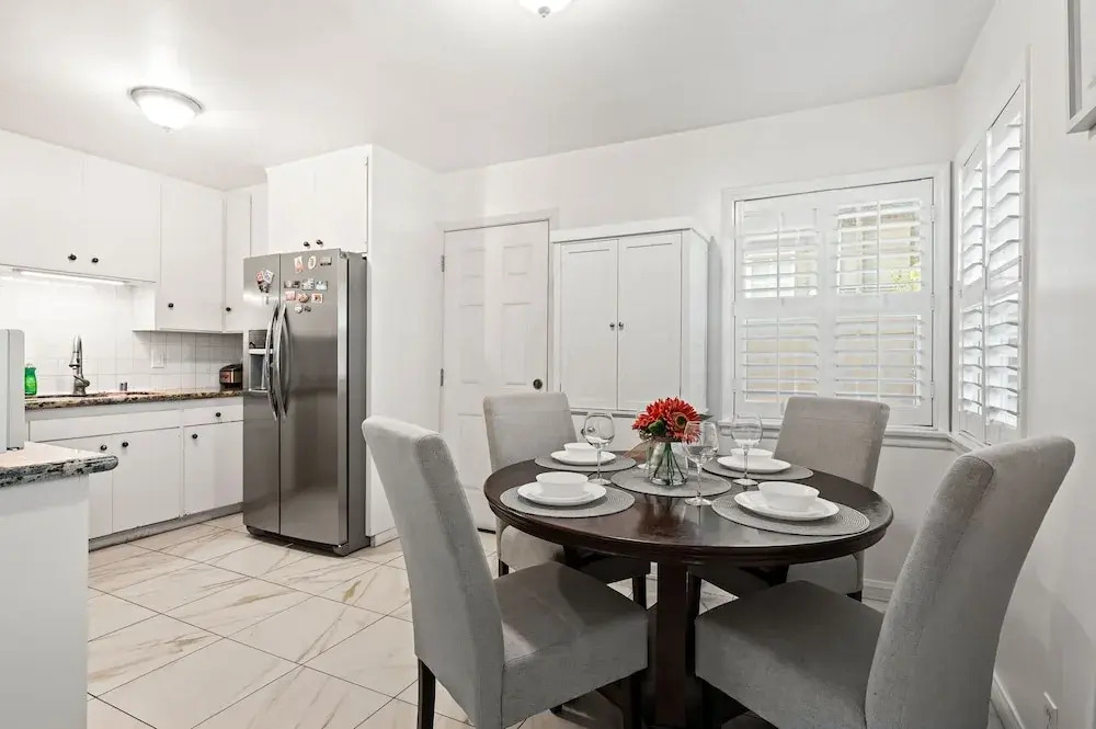 Cozy Pasadena Home Steps From Rose Bowl w Parking