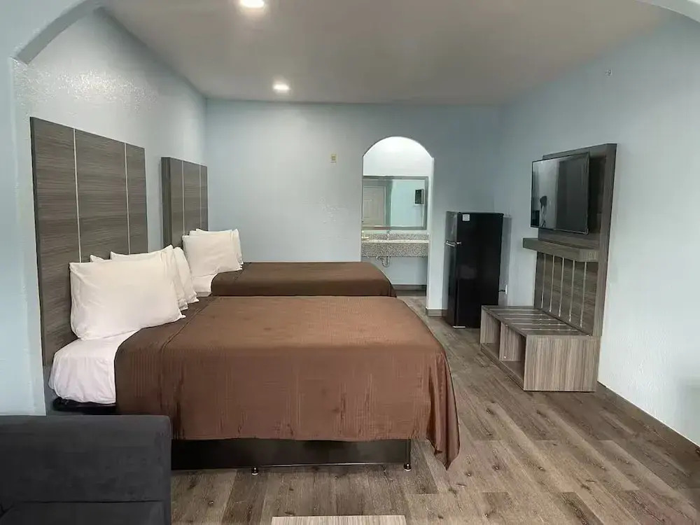 Super Stay Inn Humble IAH East