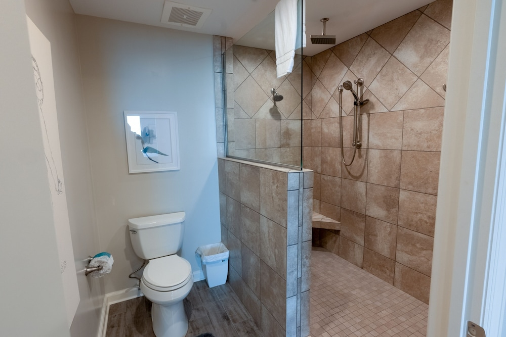 705 Margate, 3 bedroom ocean front condo 3 Condo