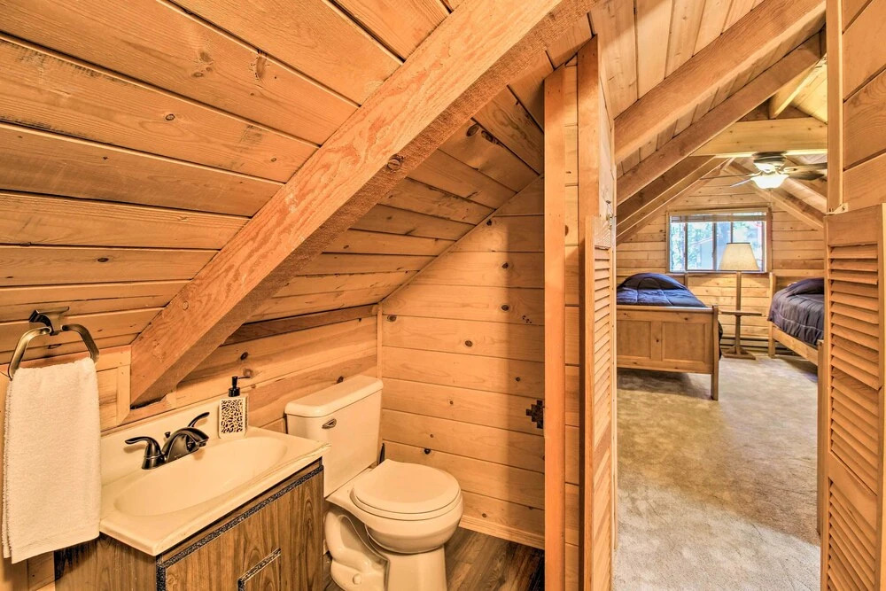 Pinetop-Lakeside Cabin w/ Deck: Hike, Ski & Golf