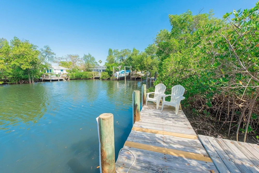 Dockside Retreat