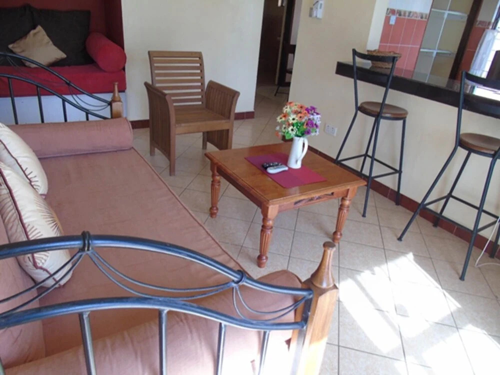 Visit Beautiful Mombasa and Stay at the Wonderful Makweru Villas