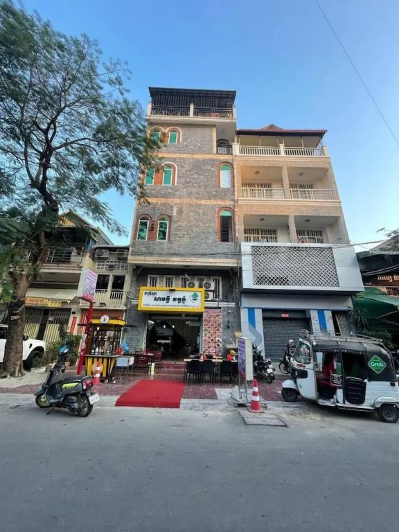 Unique Hotel Management Service
