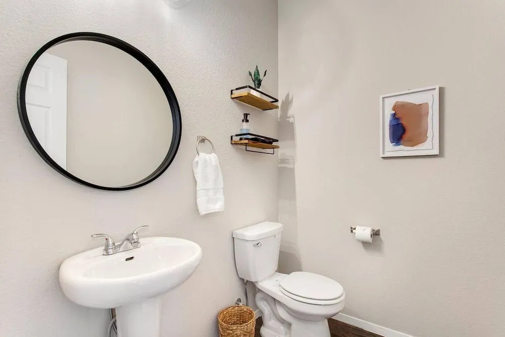 The Ivory - SLEEPS 10 - Perfect for Mid-Term Stays