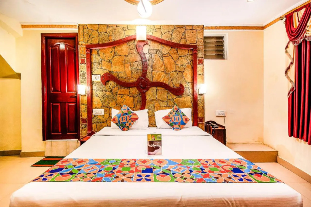 FabHotel Roshan Residency - Nr Kurinji Andavar Temple