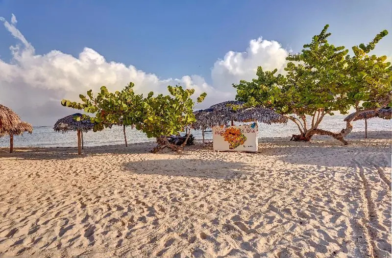 Sol Turquesa Beach