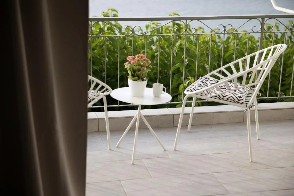 Irida's sea front apartment with astonishing view