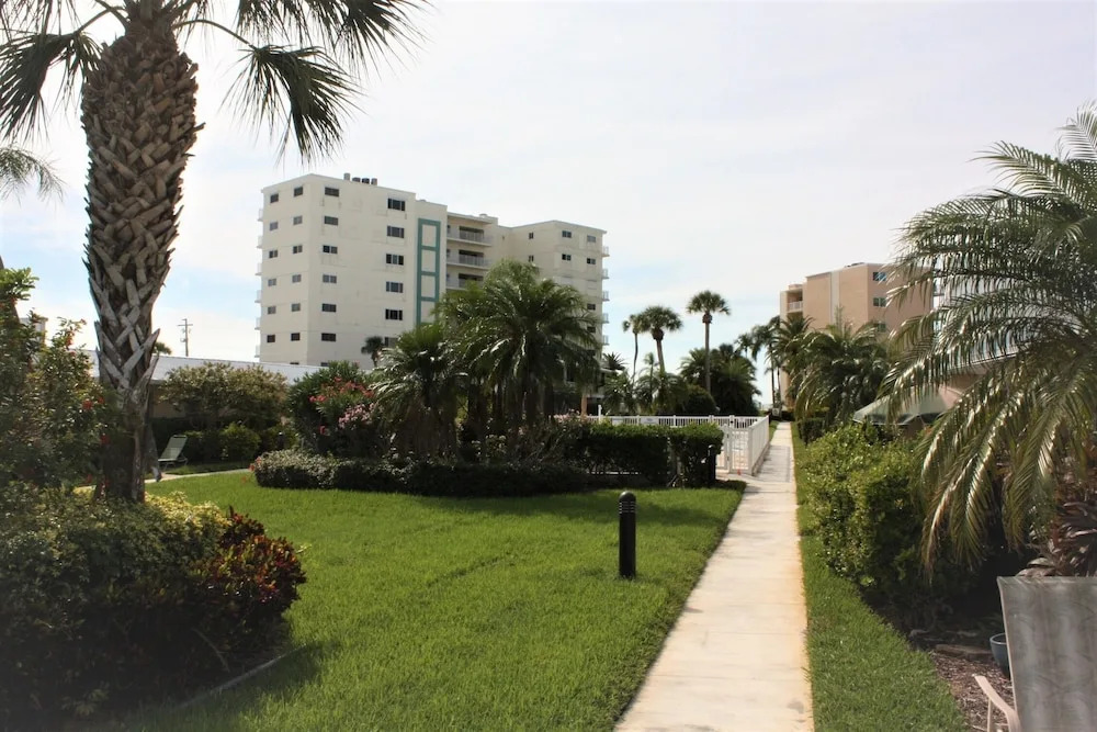 Jamaica Royale 014 - 1 Br Apts