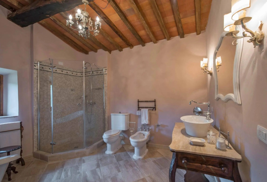 5 bedrooms villa in the Chianti region with private swimming poo, A/C and Wi-Fi-Podere Erica