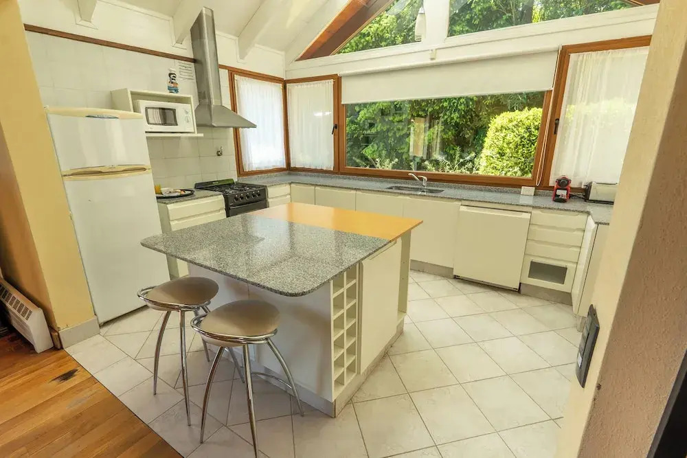 Rent Up -Casa junto al lago Nahuel Huapi