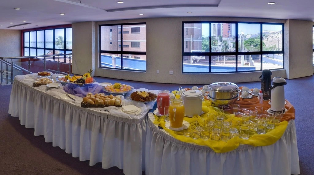 Iate Plaza Hotel