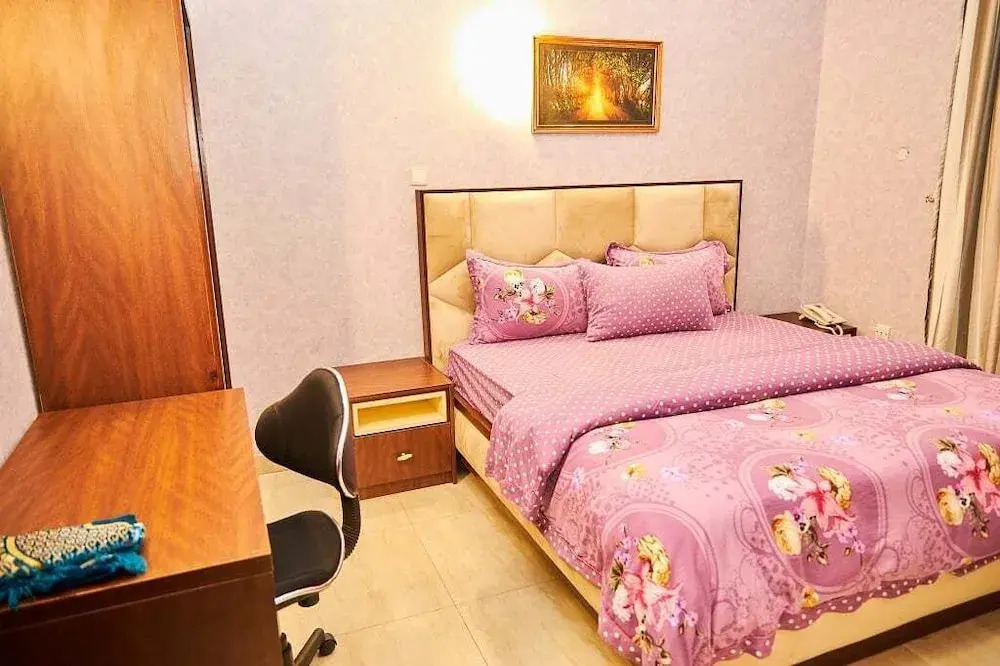 Hayatt Regency Suites
