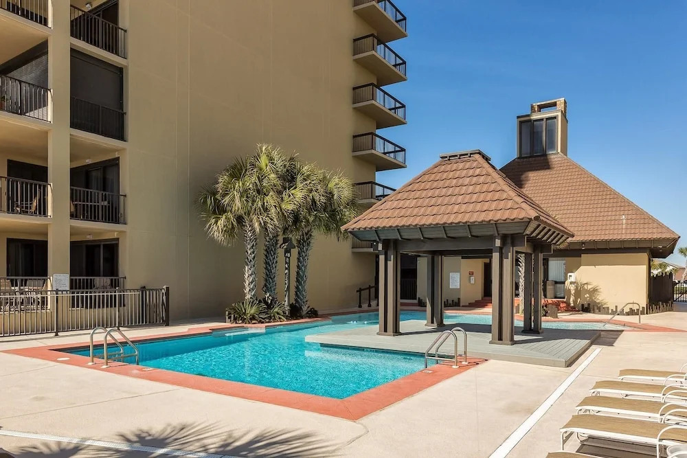 Romar House Unit 704A