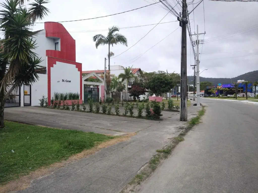 Triplex Slim em Caiobá-Matinhos-Pr a 200 mt do mar