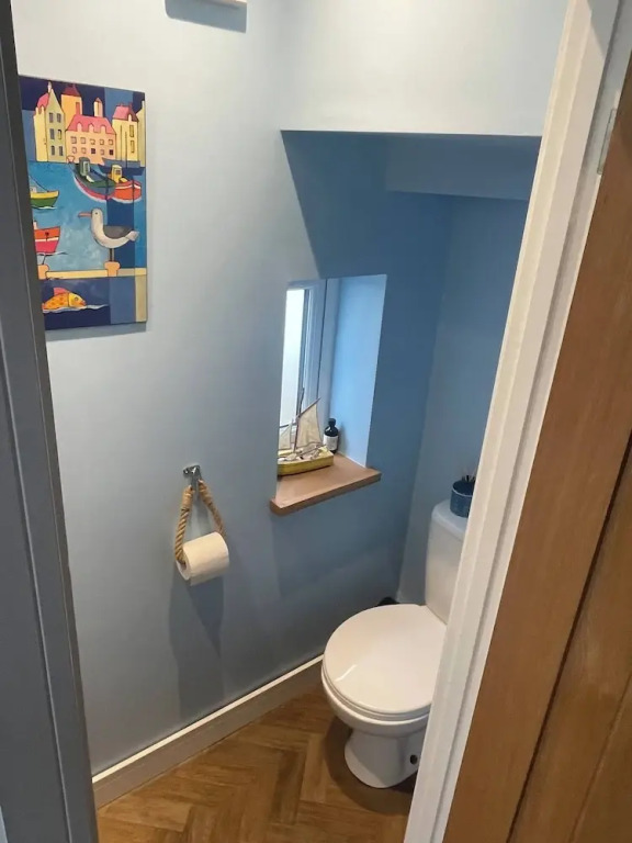 Spacious 4-bed House Close to LHR and London