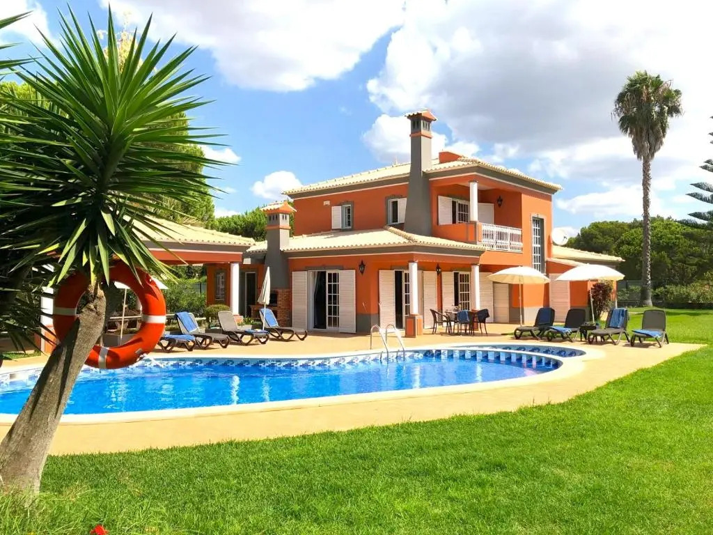 5 Bedroom Private Villa Tenazinha III, pool, garden, BBQ