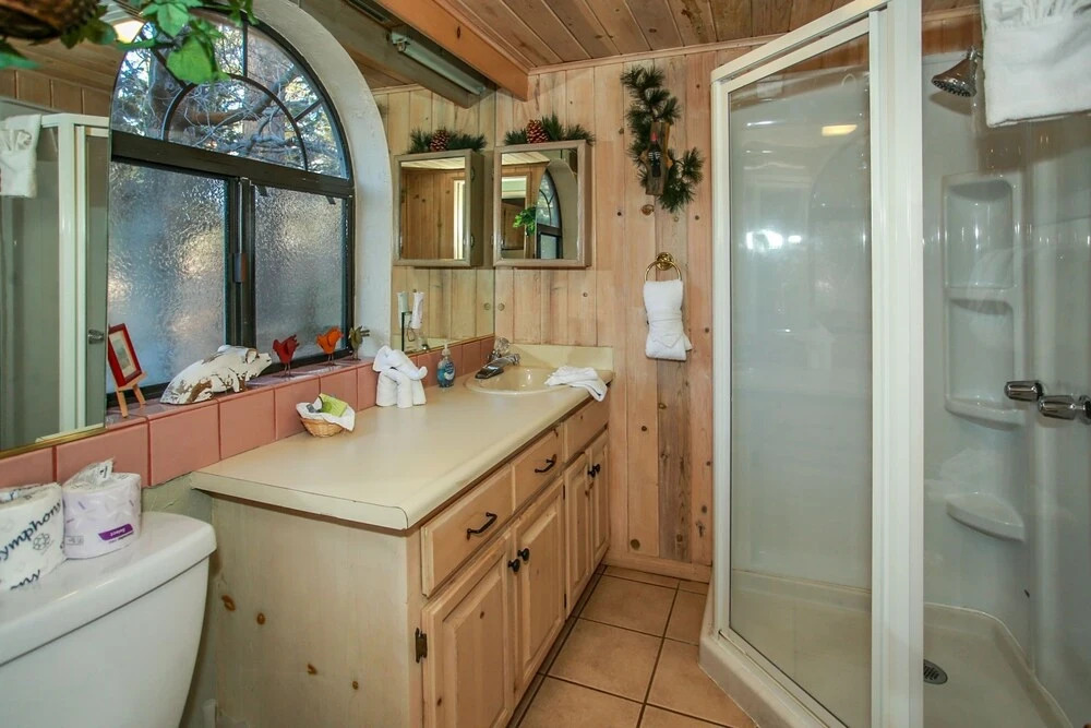 Acorn Cottage - Super Cute Cozy Cabin In A Great Location. Walkable To The Village 2 Bedroom Home