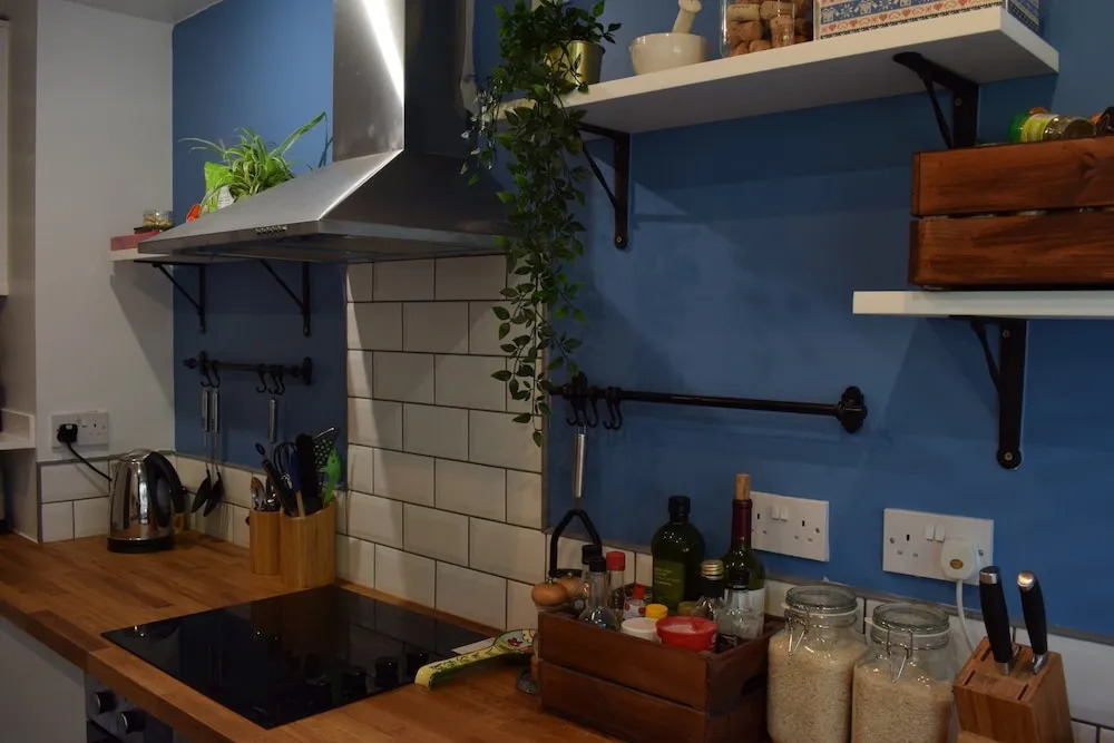 2 Bedroom Maisonette In Islington