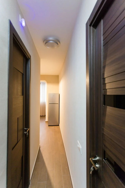 Falcon Apartments - 300 Aragveli