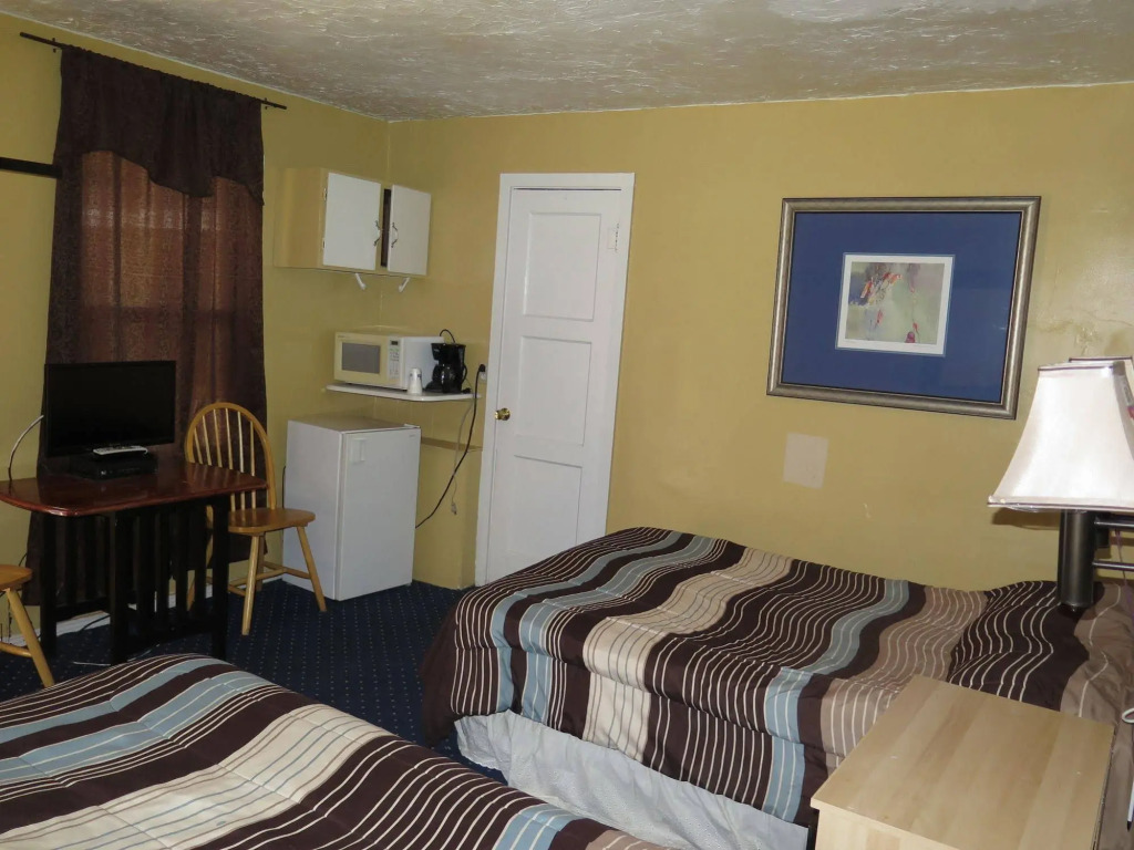 Pillow Talk Motel
