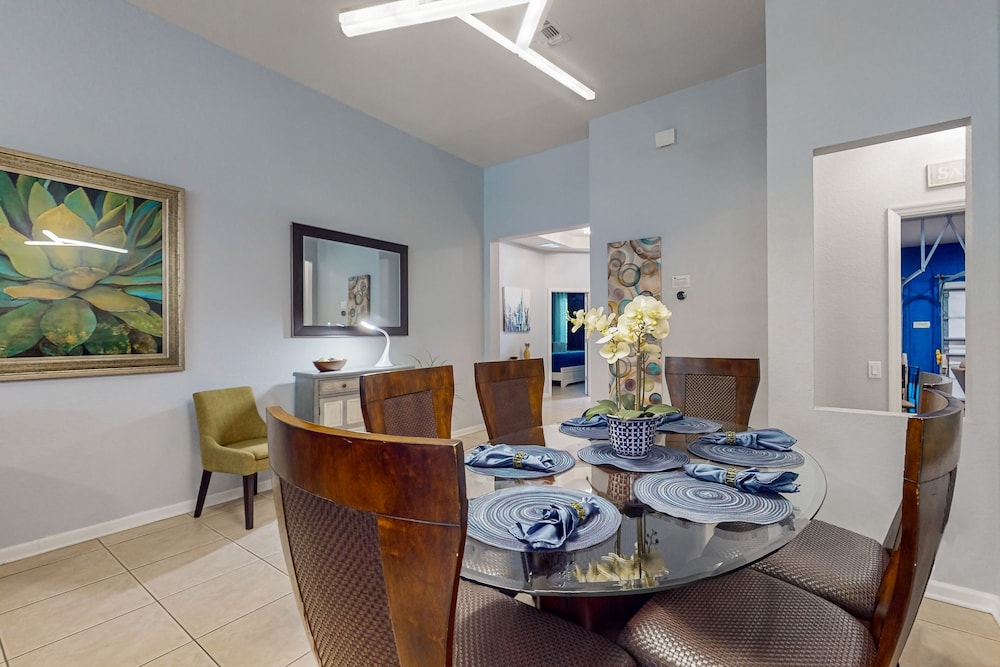 All-suite Retreat With Pool, Spa, Waterslides, Tennis - Near Dining & Disney