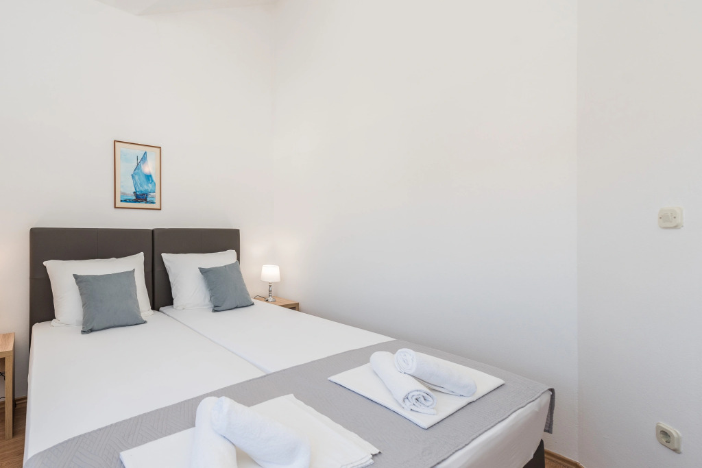 Apartment Rafaela 220m from the beach