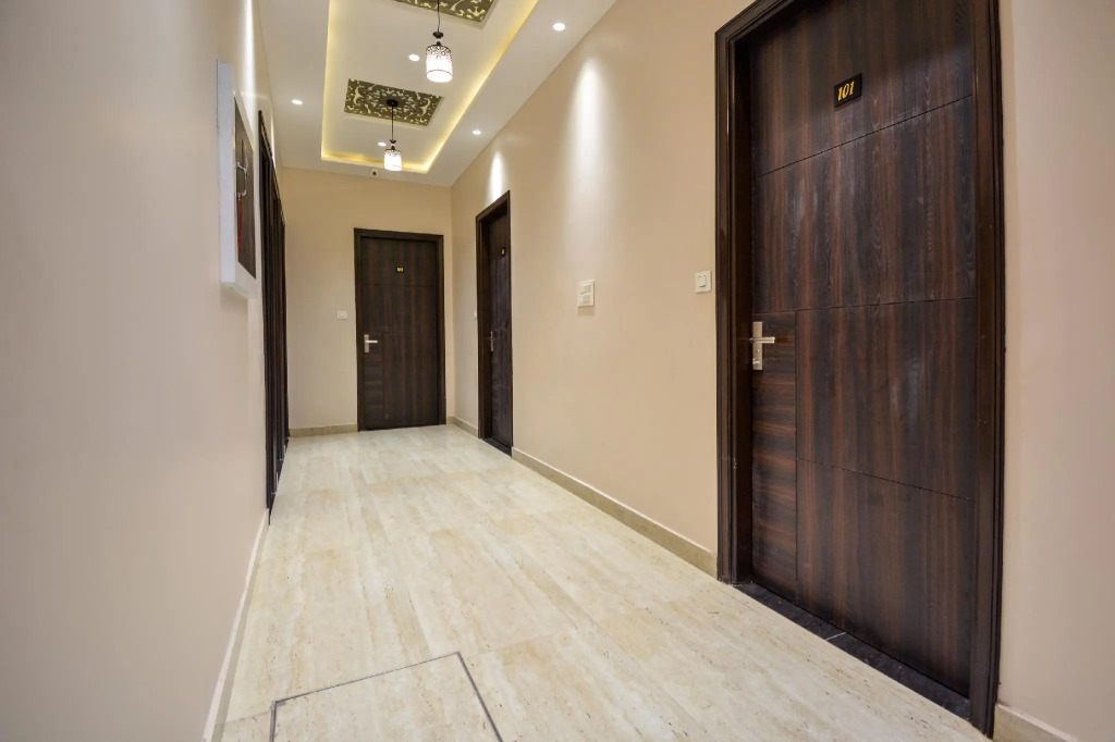 OYO 66329 Hotel Bms Pride