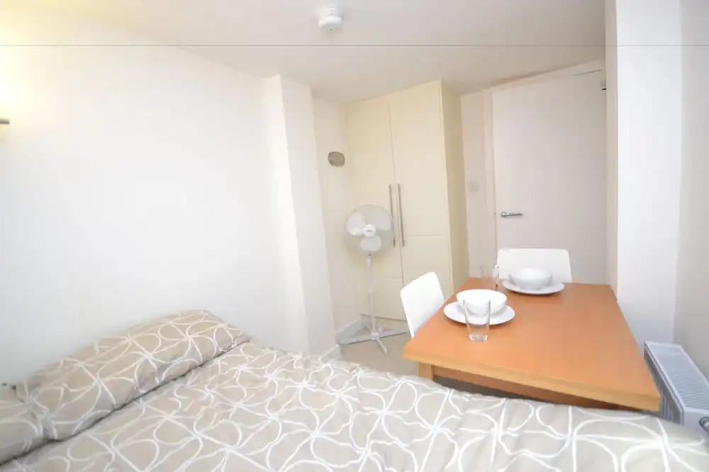 SS Property Hub - Studio near Hyde Park Paddington