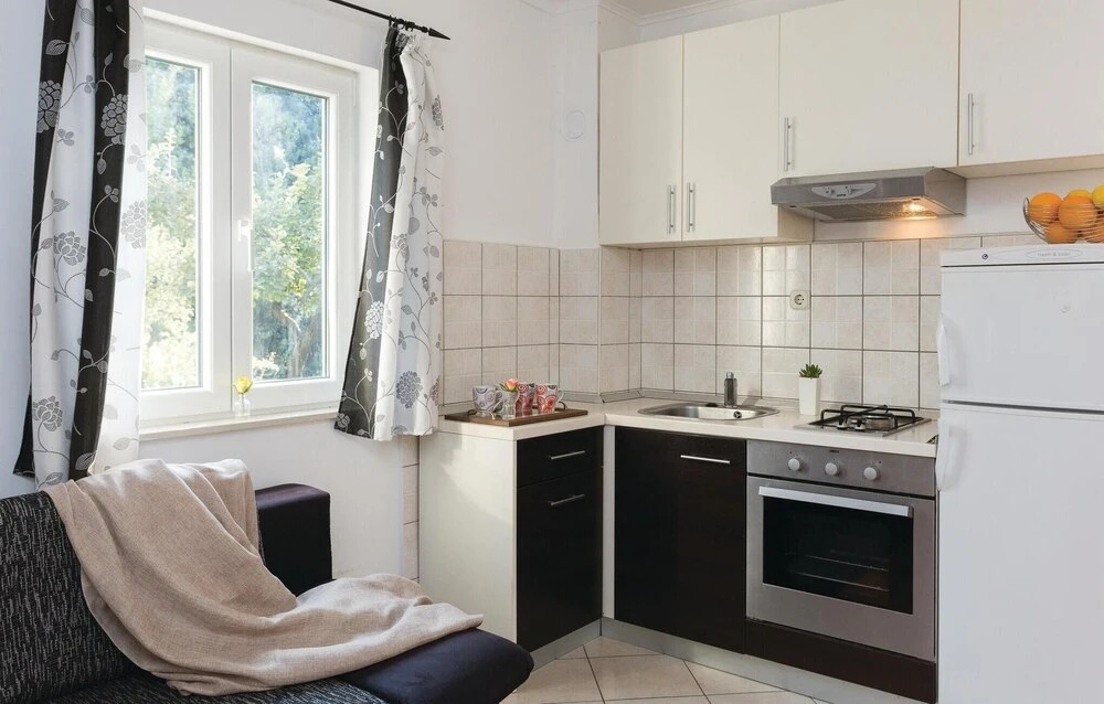 Beautiful Home in Radovcici With Wifi and 2 Bedrooms