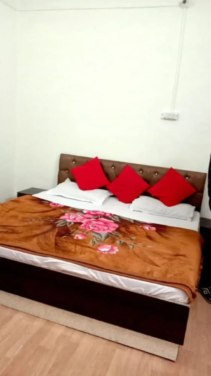 Goroomgo Broadway Nainital