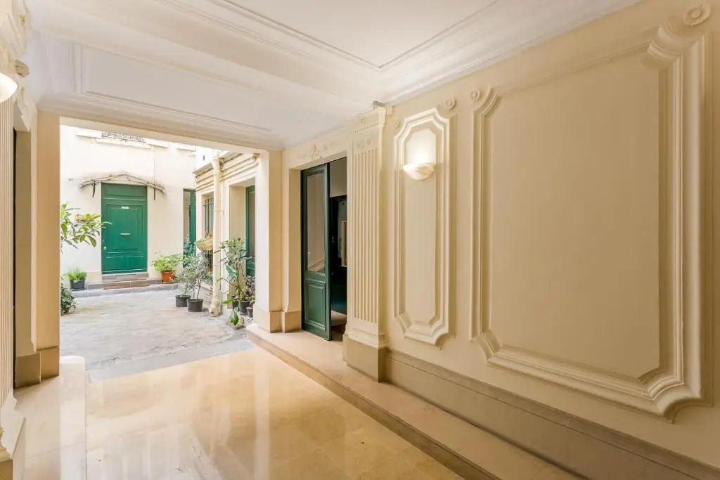 Luxury 4 Bedroom 2.5 Bathroom Apartment - Champs Elysees - With AC