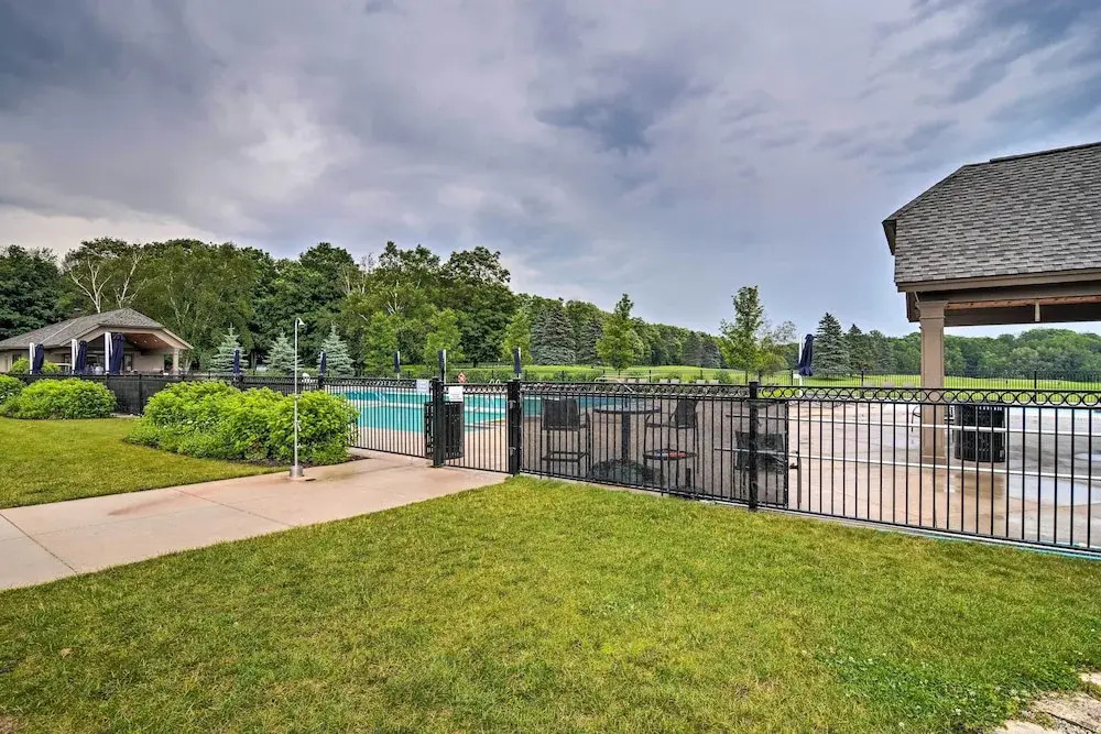 10 Mi to Nubs Nob: Modern Retreat w/ Fire Pit