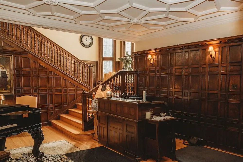 Grey Gables Inn