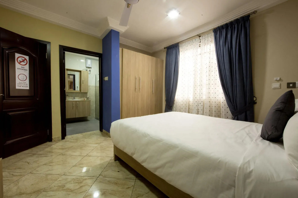 Bays Lodge, Accra