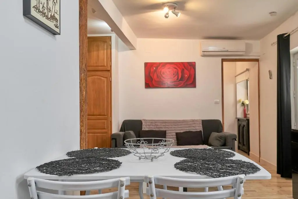 Apartment 250 M from the beach