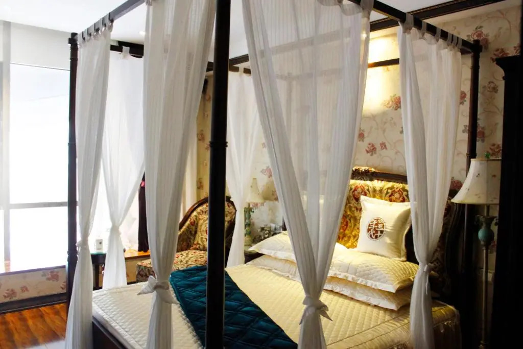 Chongqing 30 Years Romantic Classic Hotel