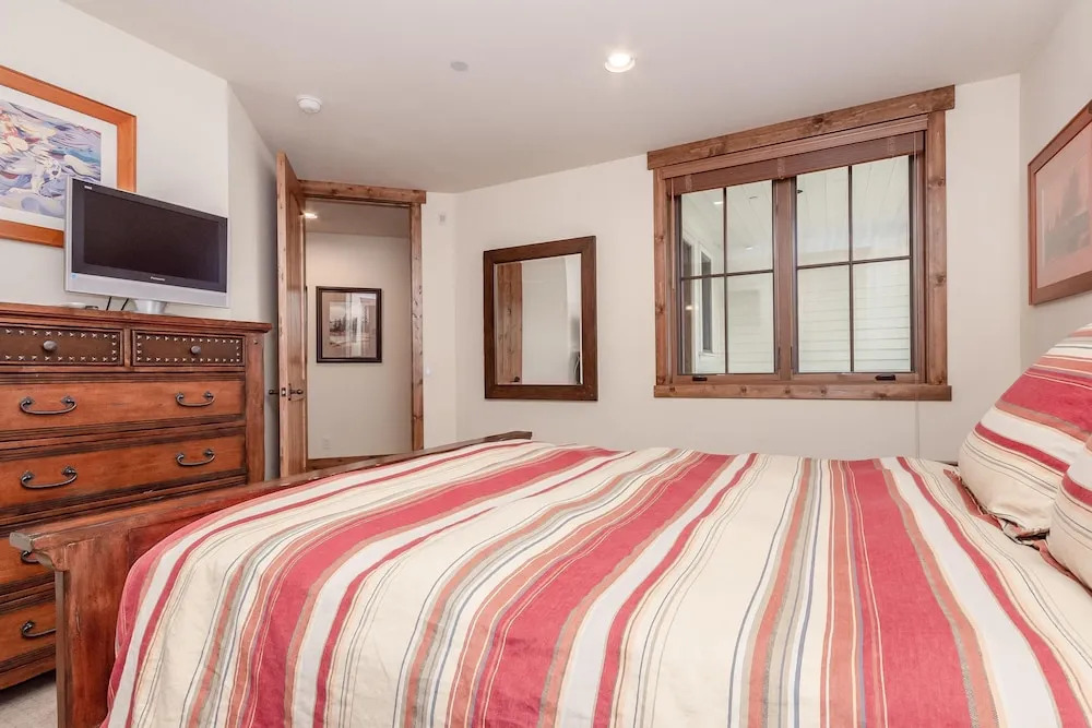 Snowcreek VI- The Lodges- # 1125