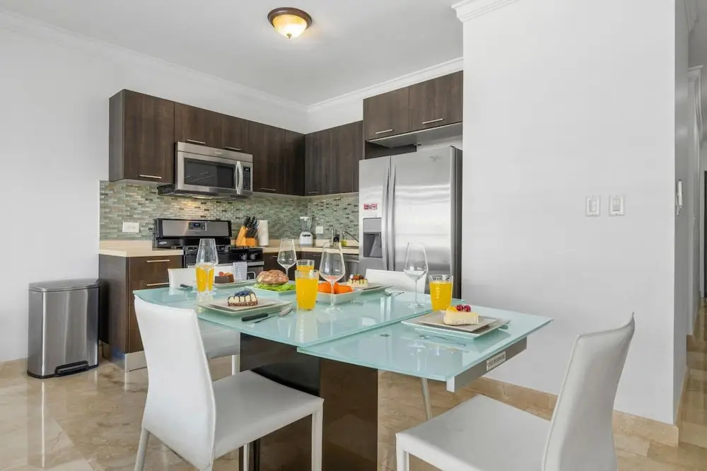 One Bedroom w Amazing Views GYM Resort Amenities