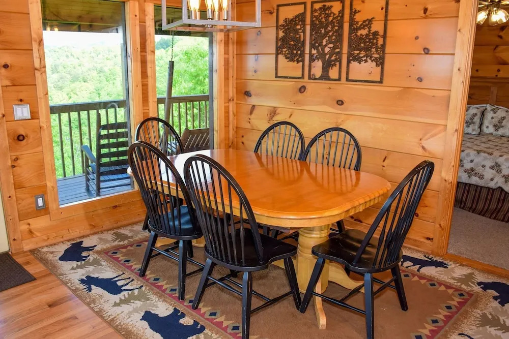 THE PINNACLE - 6 Br Cabin
