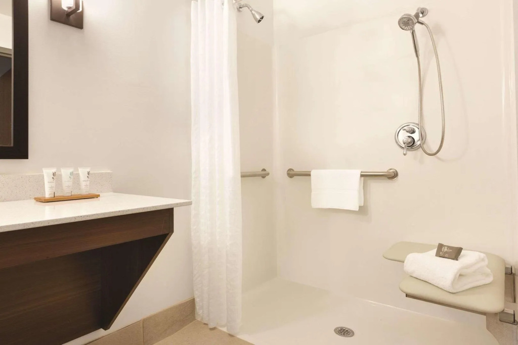 Country Inn & Suites by Radisson, Greensboro, NC