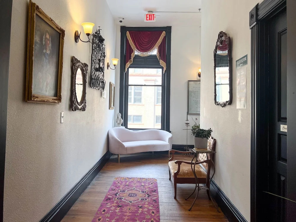 The Oliver Inn | Duluth Hotel Near Canal Park
