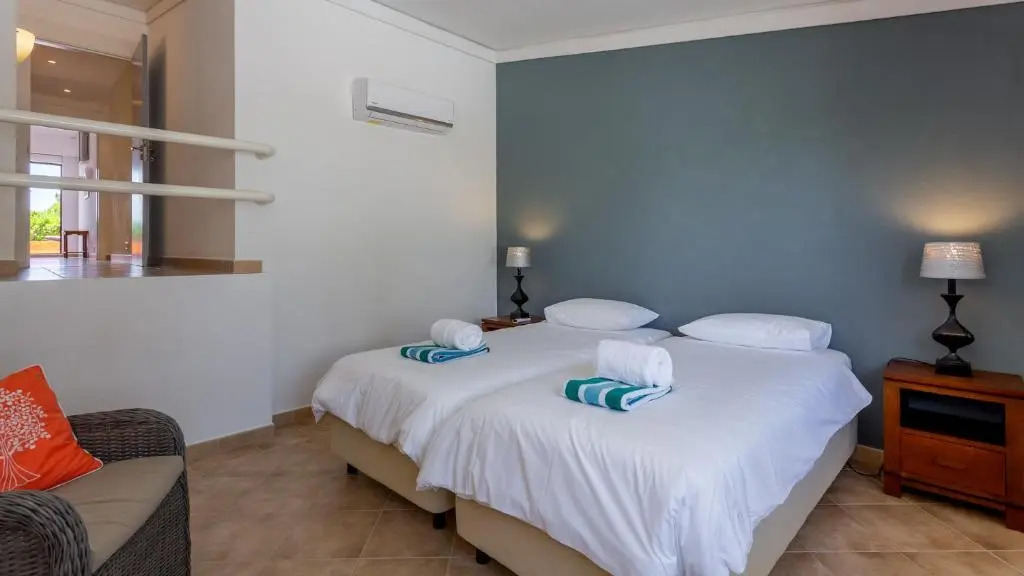 Victory Village Quinta do Lago - Spacious 2 Bed / 3 Bath Apartment
