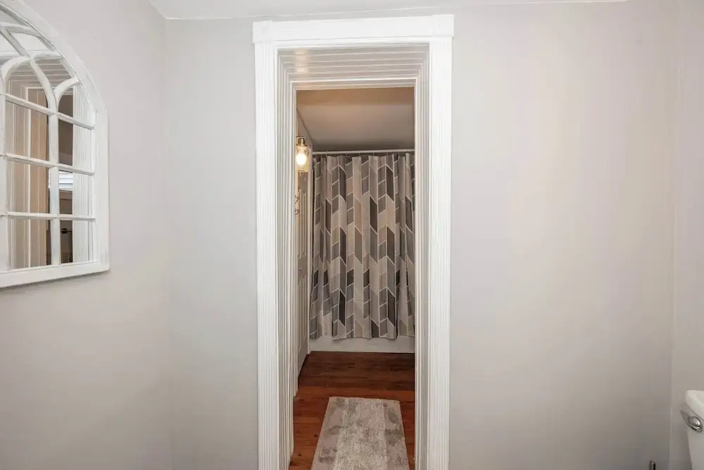 The Covington Cottage Modern 2 BDR Charmer, Covington